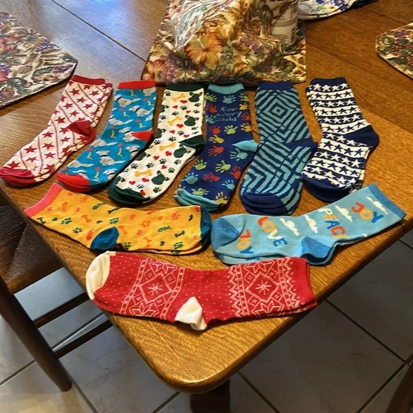 Children’s Lot of 9 pairs of fun colorful Socks NWOT Great new condition - Picture 7 of 8